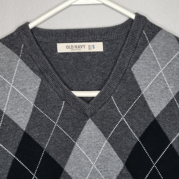 Old Navy Argyle Gray V-Neck Sweater - Picture 2 of 5